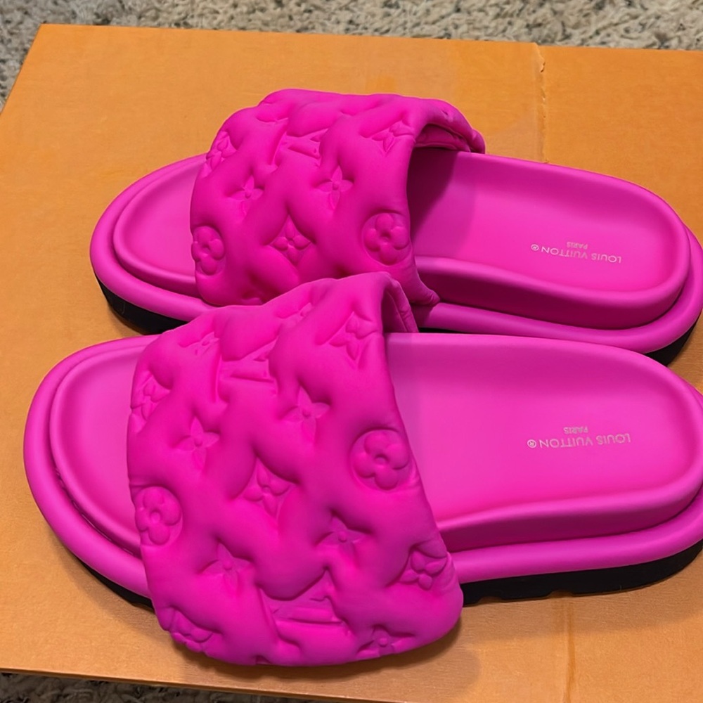 Louis Vuitton Pillow Vibrant Pink Embossed Slides - Picture 3 of 9